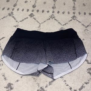 LuluLemon Speed Up Low-Rise Short 2.5” Size 4